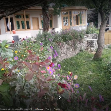 Mountain Refuge Guest House Karimabad  Extérieur photo